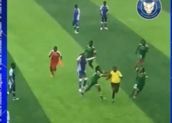 RDC: l’arbitre tabassé pour avoir refusé de siffler un pénalty (Vidéo)