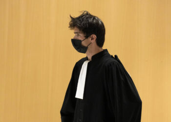Juan Branco, nouvel avocat de Sonko : Un parcours controversé entre viol, harcèlement, diffusion de vidéo à caractère sexuelle