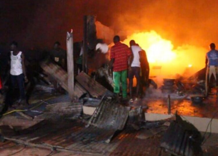 Jaxaay : Un enfant de 3 ans meurt brulé vif dans un incendie