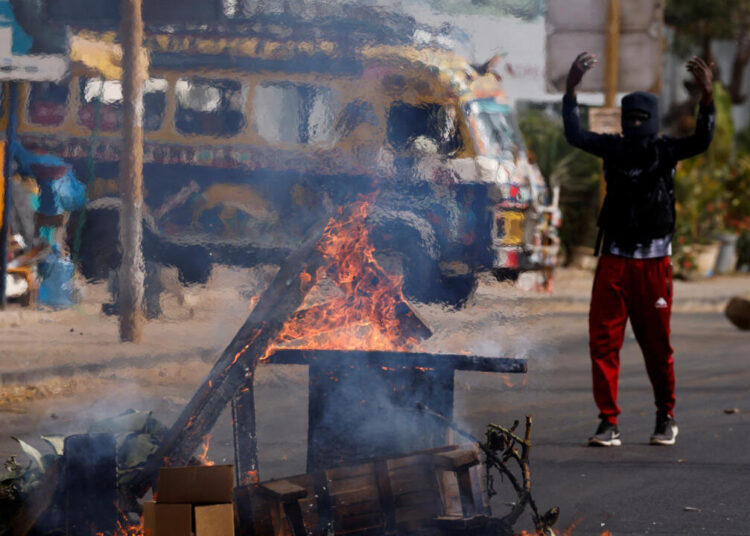 Apres la guérilla urbaine, Sonko appelle à une désobéissance civile