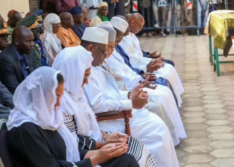 Cérémonie de levée du corps d’Ibrahima Sene : Macky SALL  salue la mémoire d’un patriote sincère
