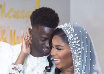 Virginie et son mari s’affichent tout amoureux, les internautes gratifiés - (Vidéo)