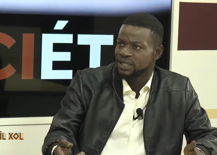 La jeunesse sénégalaise et son rôle dans la vie politique : le chroniqueur Almarème Faye s’exprime (vidéo)