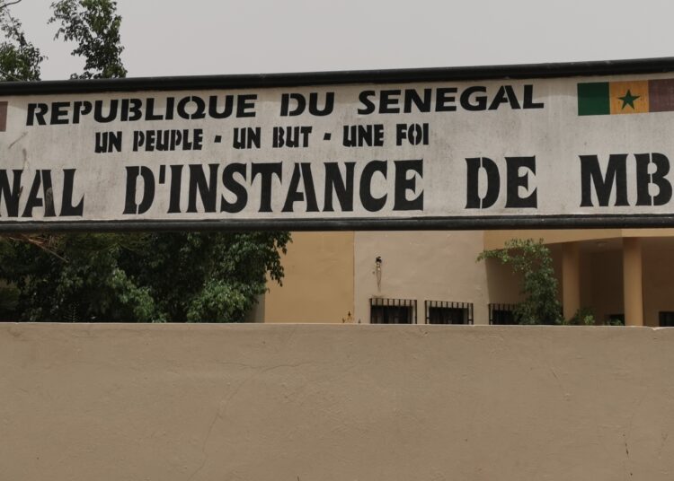 Mbour : Perché sur sa terrasse, le polygame filmait ses voisines sous leur douche
