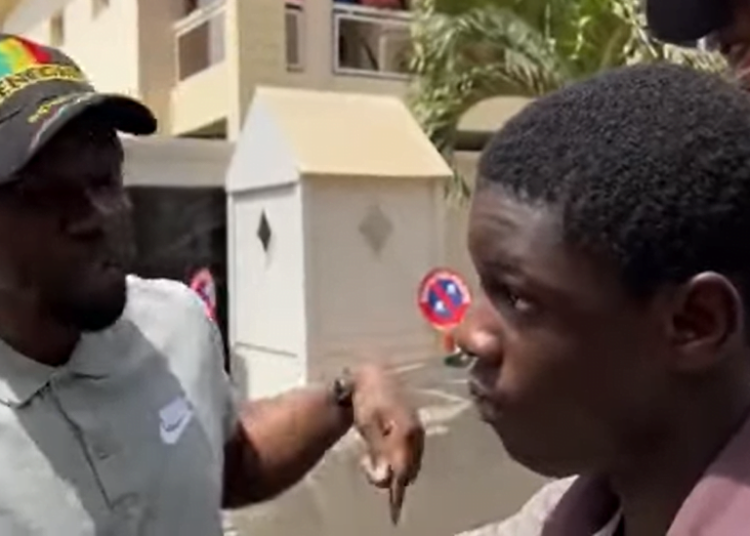 Ousmane Sonko envoie son fils à l’étranger pendant qu’il appelle les jeunes à manifester ??