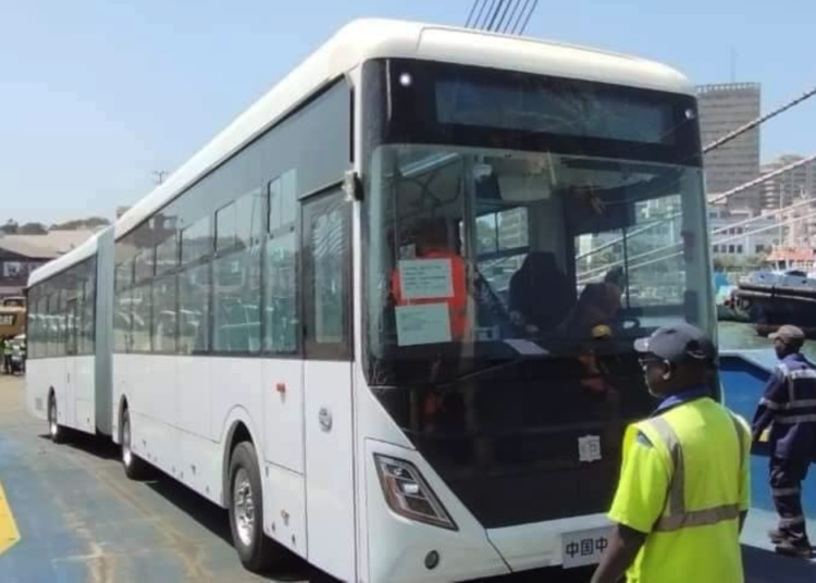 « Le BRT sera mis en service au plus tard en décembre », assure Mansour Faye