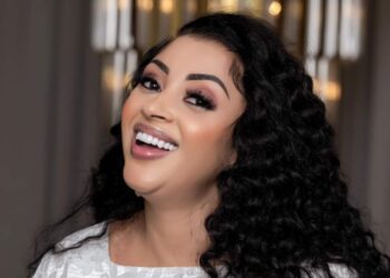 Photos : Sokhna Aïdara étincelante dans une belle tenue !