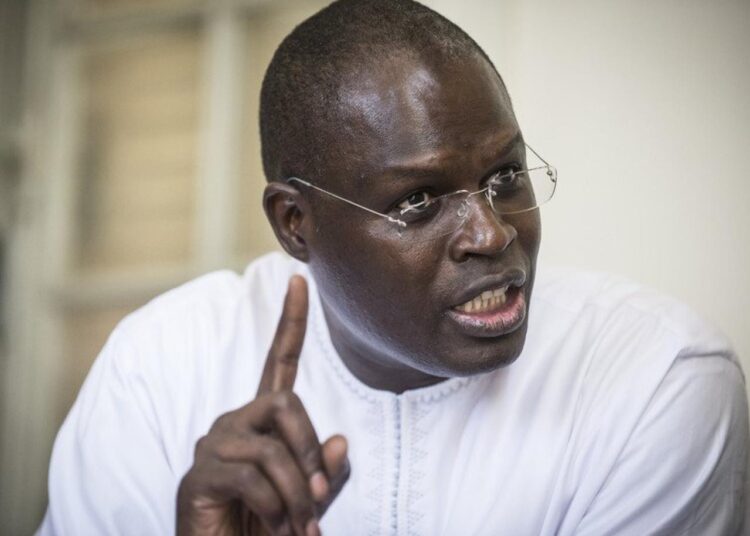 Attaque au cocktail molotov : Khalifa Sall fustige cet acte "odieux" et l'irrespect de la vie humaine