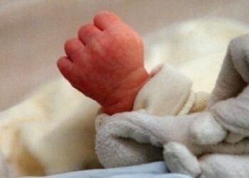 Une domestique jette son nouveau-né dans la chaise anglaise d’une clinique !