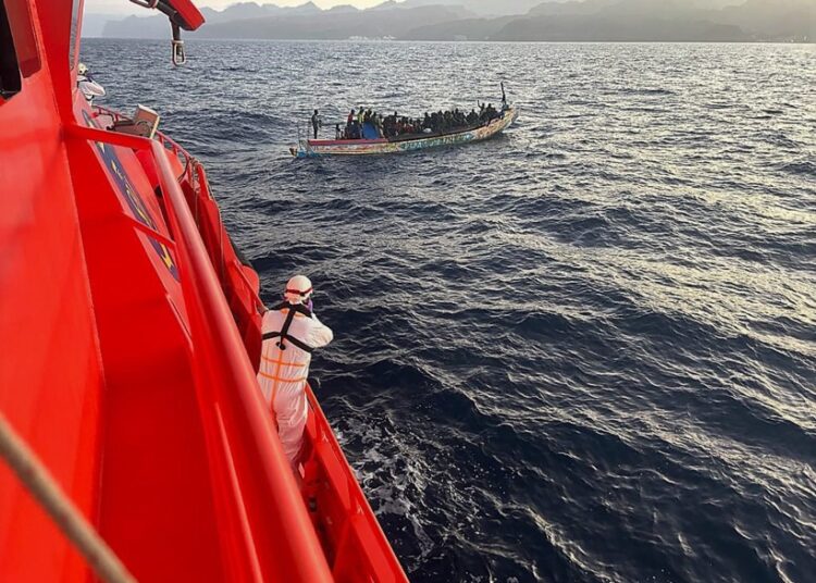 La Marine espagnole intercepte une nouvelle pirogue sénégalaise avec 103 personnes à bord