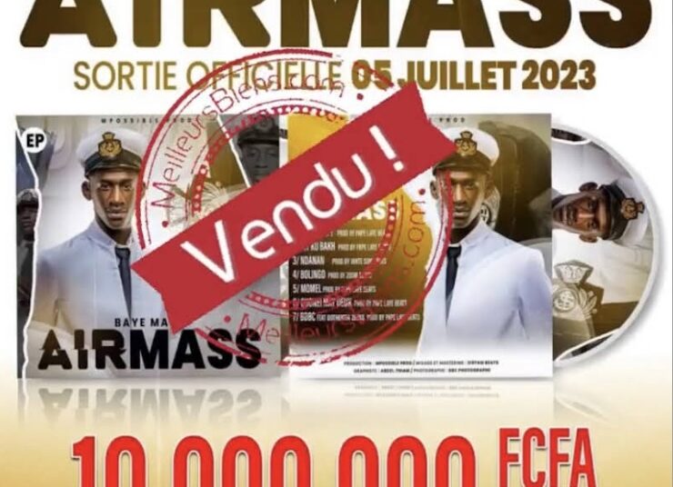 Album de Baye Mass: Un homme d’affaires Sénégalais achète le premier exemplaire à 10.000.000 FCFA