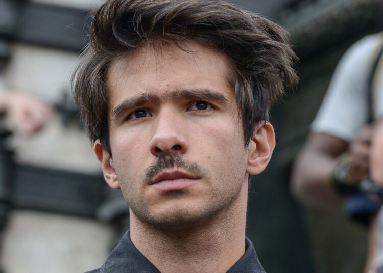 Du nouveau dans l'affaire Juan Branco : Un lutteur et un agent des Impôts arrêtés