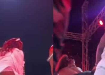 Concert à Dakar : Danse s3nsuelle, collés serrés, caresses…Le chanteur Ya Levis pervertit les filles sénégalaises (vidéo)