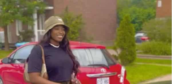 Concert au Canada : Mia Guissé dans les rues avec une jupe fendue jusqu’à sa hanche (photo) !