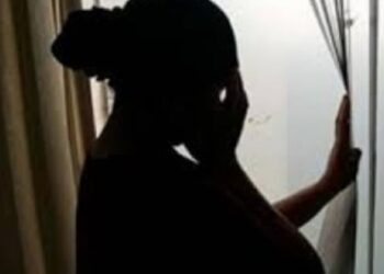 Tamba : elle trompe son mari, tombe enceinte de son amant, accouche et jette le bébé dans un puits !