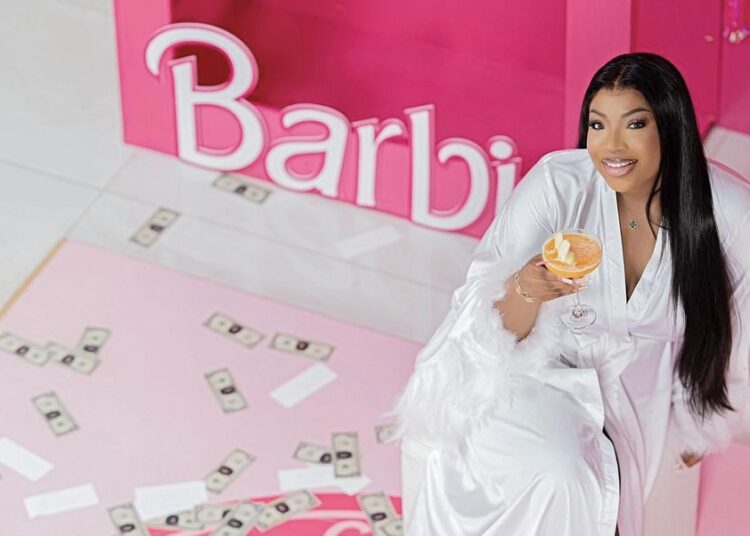 (Vidéo – Photos) – Venus Ndour, la fille de Youssou Ndour enterre sa vie de jeune fille !