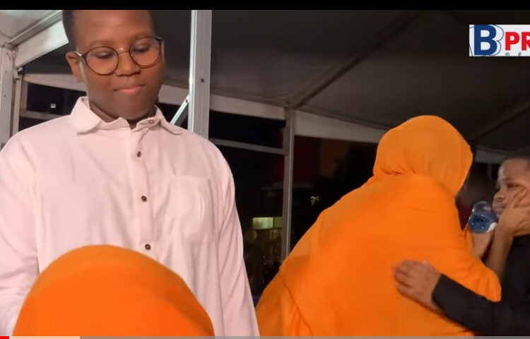 Les images des enfants de Moumy Seck touchent les cœurs (vidéo)