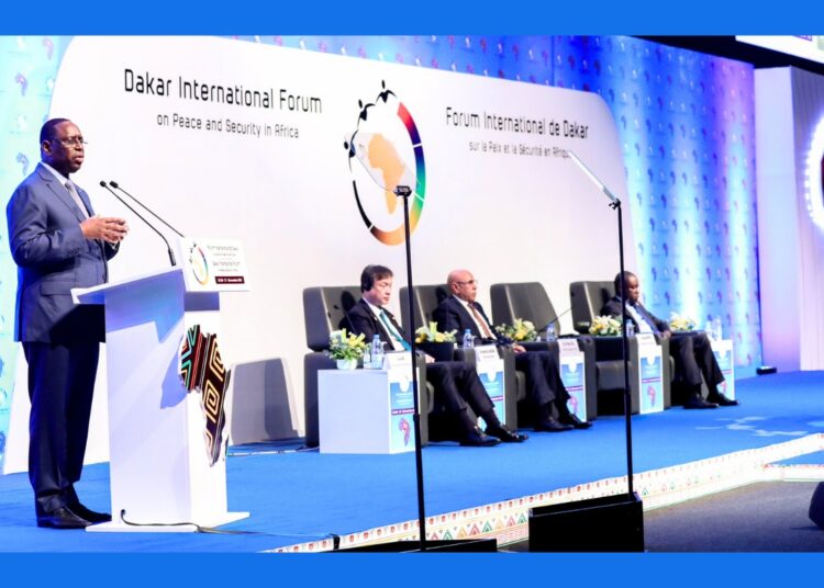 Macky Sall alerte contre une ‘bombe démographique’ et appelle à former la jeunesse