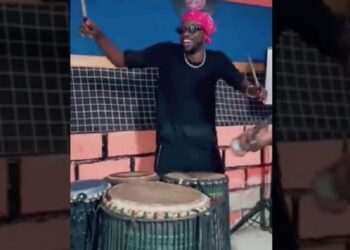 Bass Thioung au rythme de Raamdan au studio de Wally Seck (vidéo)