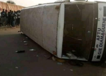 Un Tata se renverse à Petit-Mbao : Un mort et 2 blessés graves