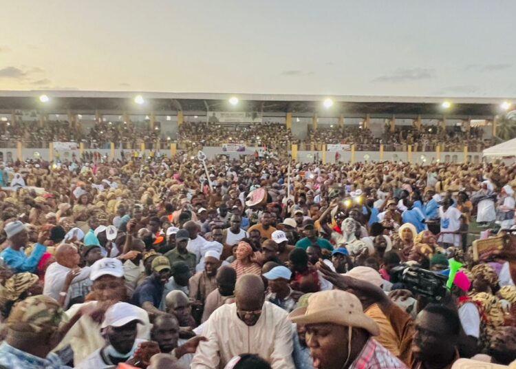 Campagne électorale : Forte affluence à Mbacké pour le meeting d’ouverture de Amadou Ba