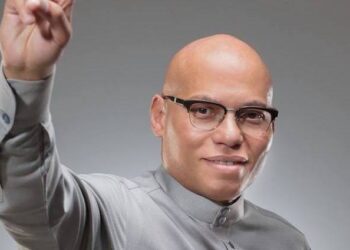 Karim Wade dépose les armes et annonce que c’est Abdoulaye Wade qui déterminera la suite