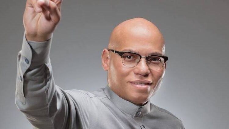 Karim Wade dépose les armes et annonce que c’est Abdoulaye Wade qui déterminera la suite