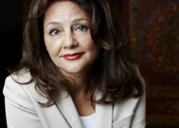 L’écrivaine Faou Zia Zouari s’attaque à Diomaye Faye : Elle s’est offusquée de voir le chef de l’État, s’afficher avec ses deux femmes