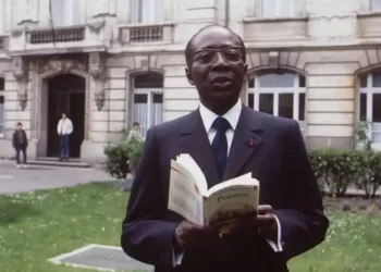 Vente aux enchères : Le président Bassirou Diomaye Faye négocie l’acquisition des ouvrages de Senghor